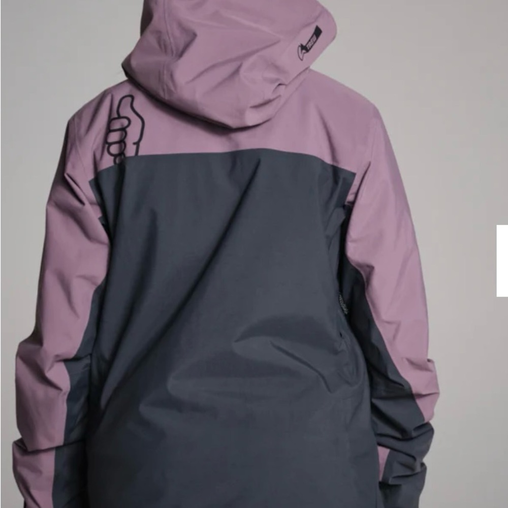 Trew Gear Astoria Jacket - Picture 2 of 4